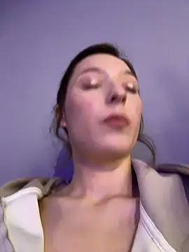 LilluKatten online show from May 2026 09:37:02 AM