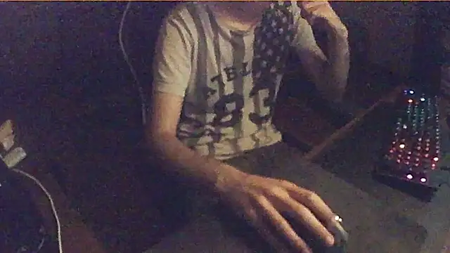 luzandernds online show from June 2026 11:39:02 PM