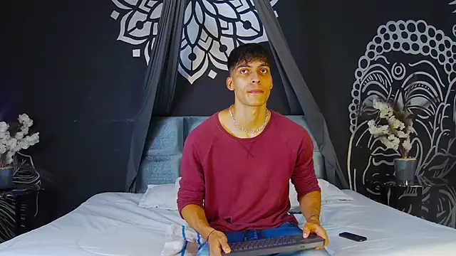 AlessioVitale online show from December 2025 12:03:02 PM