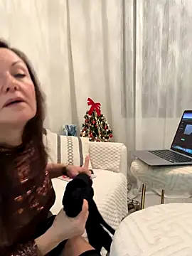 Snapshot of HotLdyllic chatting on December 2025 04:03:02 PM HotLdyllic online show from December 2025 04:03:02 PM