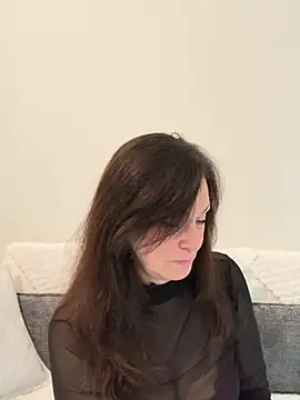 HotLdyllic online show from March 2026 03:40:01 PM