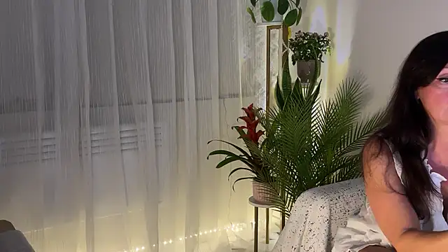 HotLdyllic online show from May 2026 07:42:02 PM