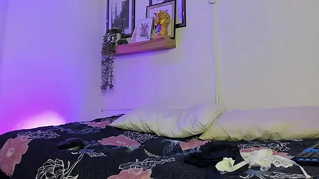 Madisonkay online show from May 2026 05:53:02 PM