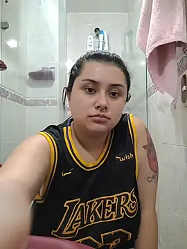 CurvyNoir online show from November 2025 04:09:02 PM