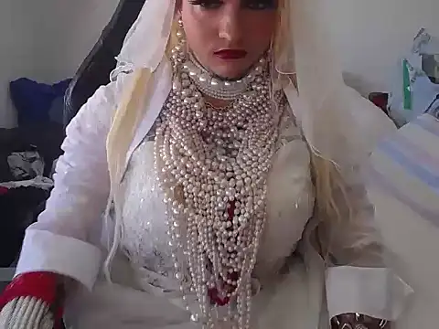 VanesaCrossic online show from May 2026 07:58:01 AM