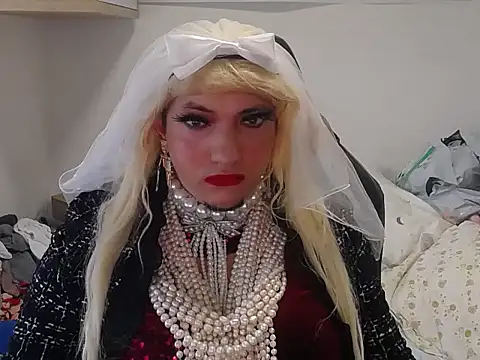 VanesaCrossic online show from May 2026 08:31:01 AM