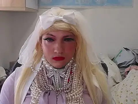 VanesaCrossic online show from May 2026 09:47:02 AM