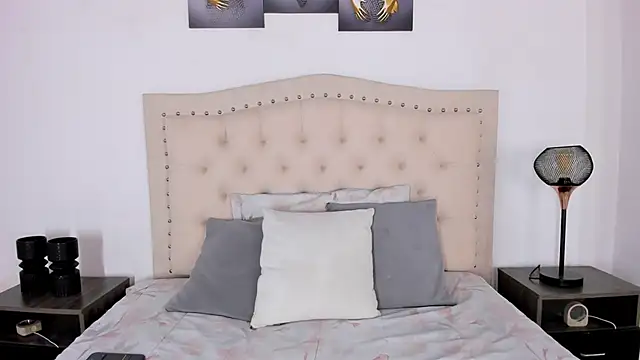 bustyluciana      online show from March 2026 08:15:02 PM