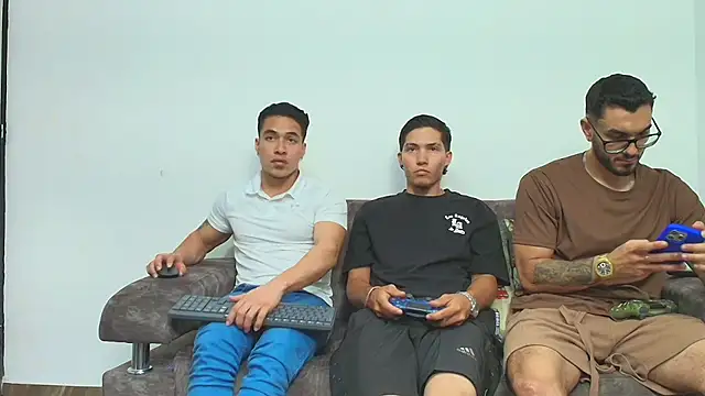 thebadboys05 online show from December 2025 03:01:01 AM