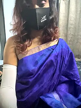 Snapshot of Queen-dhivya chatting on November 2025 04:18:02 AM Queen-dhivya online show from November 2025 04:18:02 AM