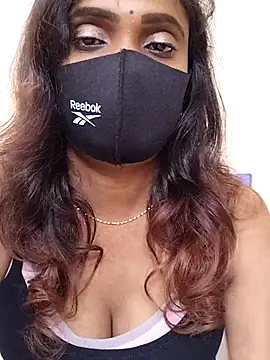 Snapshot of Queen-dhivya chatting on November 2025 08:09:01 AM Queen-dhivya online show from November 2025 08:09:01 AM