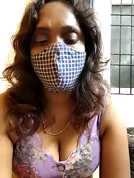 Snapshot of Queen-dhivya chatting on December 2025 09:22:02 PM Queen-dhivya online show from December 2025 09:22:02 PM