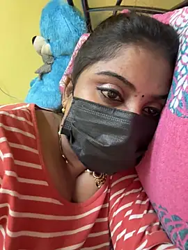 Snapshot of Tamil_Hot_Varshu chatting on December 2025 03:06:01 PM Tamil Hot Varshu online show from December 2025 03:06:01 PM