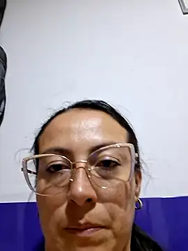 Lauryn Jones online show from July 2026 02:18:01 AM