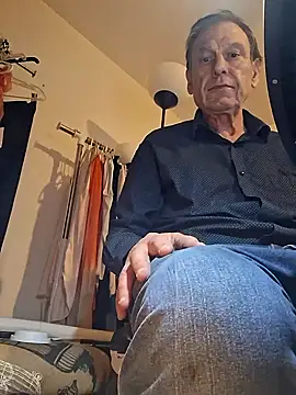 Snapshot of rando120001 chatting on March 2026 03:43:02 AM rando120001 online show from March 2026 03:43:02 AM