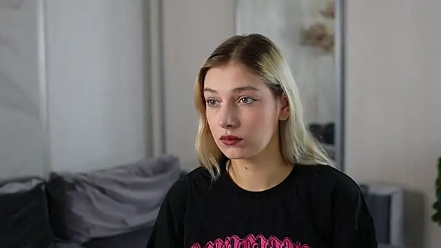 BlushVenom online show from November 2025 02:29:01 PM