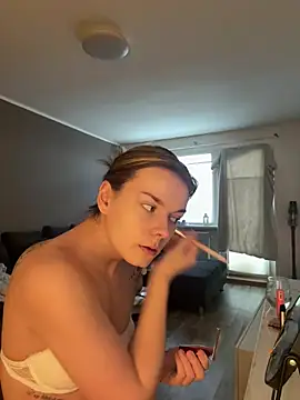 LisaFreierxx online show from February 2026 01:03:01 PM