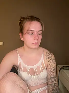 LisaFreierxx online show from February 2026 07:12:01 PM