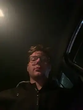 Niesmialyy online show from November 2025 12:42:01 AM