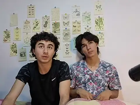 Snapshot of Raven_Eclipse chatting on April 2026 12:16:02 AM Raven Eclipse online show from April 2026 12:16:02 AM