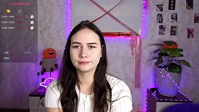 Snapshot of AvowedSky chatting on November 2025 06:13:02 AM AvowedSky online show from November 2025 06:13:02 AM