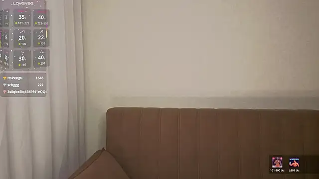 Snapshot of Violet_Johnsonn chatting on April 2026 05:27:01 AM Violet Johnsonn online show from April 2026 05:27:01 AM