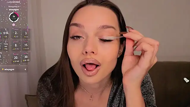 Snapshot of Violet_Johnsonn chatting on April 2026 05:34:02 AM Violet Johnsonn online show from April 2026 05:34:02 AM