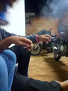 Snapshot of 013boyy chatting on December 2025 03:01:02 AM 013boyy online show from December 2025 03:01:02 AM