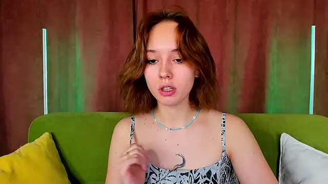 Snapshot of RikkiChoco chatting on November 2025 08:37:01 AM RikkiChoco online show from November 2025 08:37:01 AM