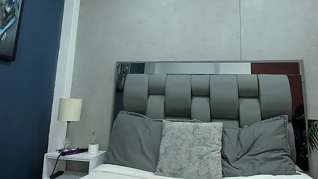 maddy  moon online show from January 2026 05:01:02 AM