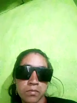 Snapshot of Sexy_monikah chatting on December 2025 06:41:02 AM Sexy monikah online show from December 2025 06:41:02 AM