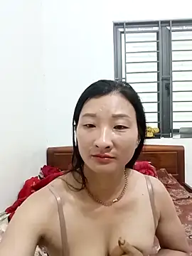 Snapshot of wees-lind chatting on November 2025 12:42:02 AM wees-lind online show from November 2025 12:42:02 AM