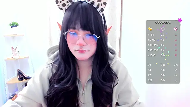 Snapshot of Omorimori chatting on November 2025 08:22:01 PM Omorimori online show from November 2025 08:22:01 PM