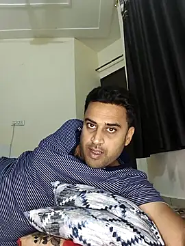 Snapshot of ITZ_GURU chatting on November 2025 08:36:02 AM ITZ GURU online show from November 2025 08:36:02 AM