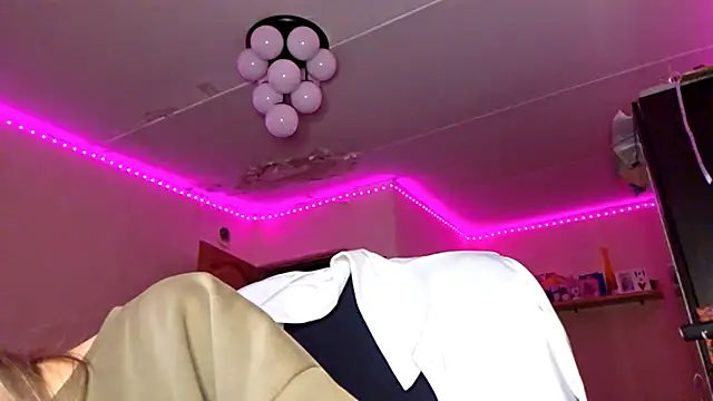 KarinRobertson online show from February 2026 05:06:02 PM