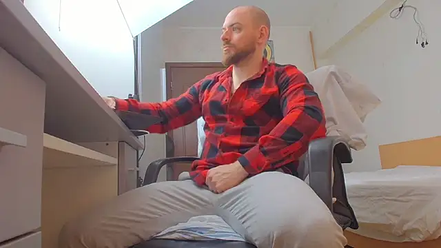 Ryanstone  online show from April 2026 05:27:01 AM