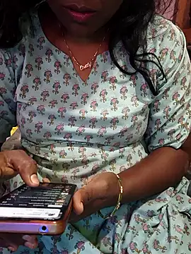 Snapshot of hyd_couple7878 chatting on November 2025 03:50:01 AM hyd couple7878 online show from November 2025 03:50:01 AM