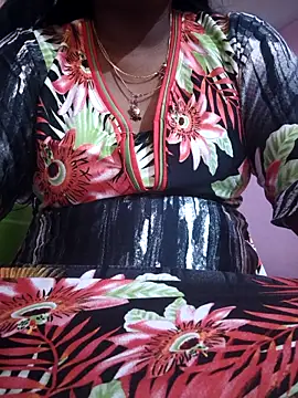 Snapshot of hyd_couple7878 chatting on February 2026 04:30:01 AM hyd couple7878 online show from February 2026 04:30:01 AM