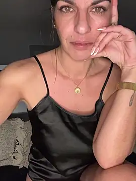 Snapshot of AsphericSquawk chatting on November 2025 12:02:01 AM AsphericSquawk online show from November 2025 12:02:01 AM