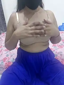 Aarti909090 online show from May 2026 01:16:01 PM