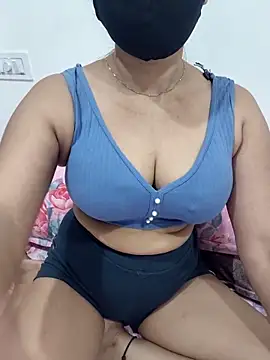 Aarti909090 online show from May 2026 05:31:01 PM