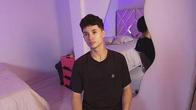 Snapshot of Eiden_Blake chatting on January 2026 03:19:02 AM Eiden Blake online show from January 2026 03:19:02 AM