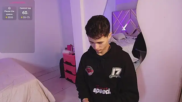 Snapshot of Eiden_Blake chatting on January 2026 11:32:02 PM Eiden Blake online show from January 2026 11:32:02 PM