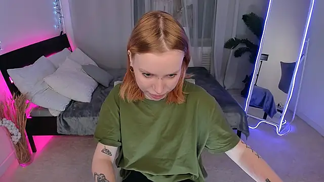 NaomiRosss online show from November 2025 12:05:01 PM