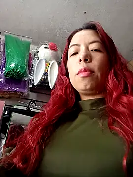 camimar23 online show from November 2025 05:55:02 PM