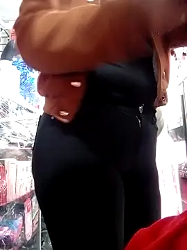 camimar23 online show from November 2025 04:31:02 PM