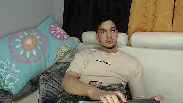 Theo Lightwood online show from November 2025 11:49:02 AM