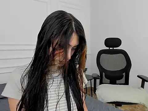 Ana Muller19 online show from November 2025 11:15:01 PM