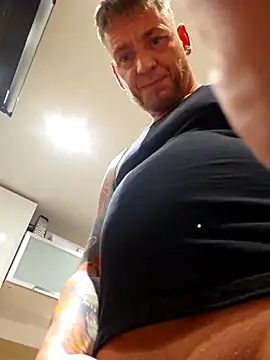 Snapshot of tom_tom83 chatting on February 2026 10:48:02 PM tom tom83 online show from February 2026 10:48:02 PM