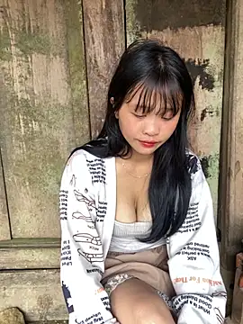 ThuxO7 online show from November 2025 02:32:01 AM